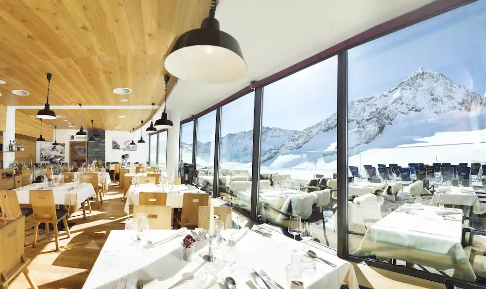 Restaurant Schaufelspitz Stubaier Gletscher  -c- Andre Schoenherr (kopie)