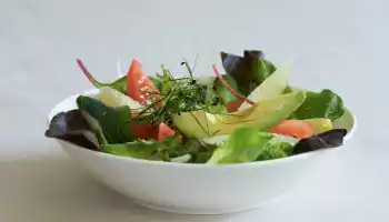 food_avocado-tomaten-salat